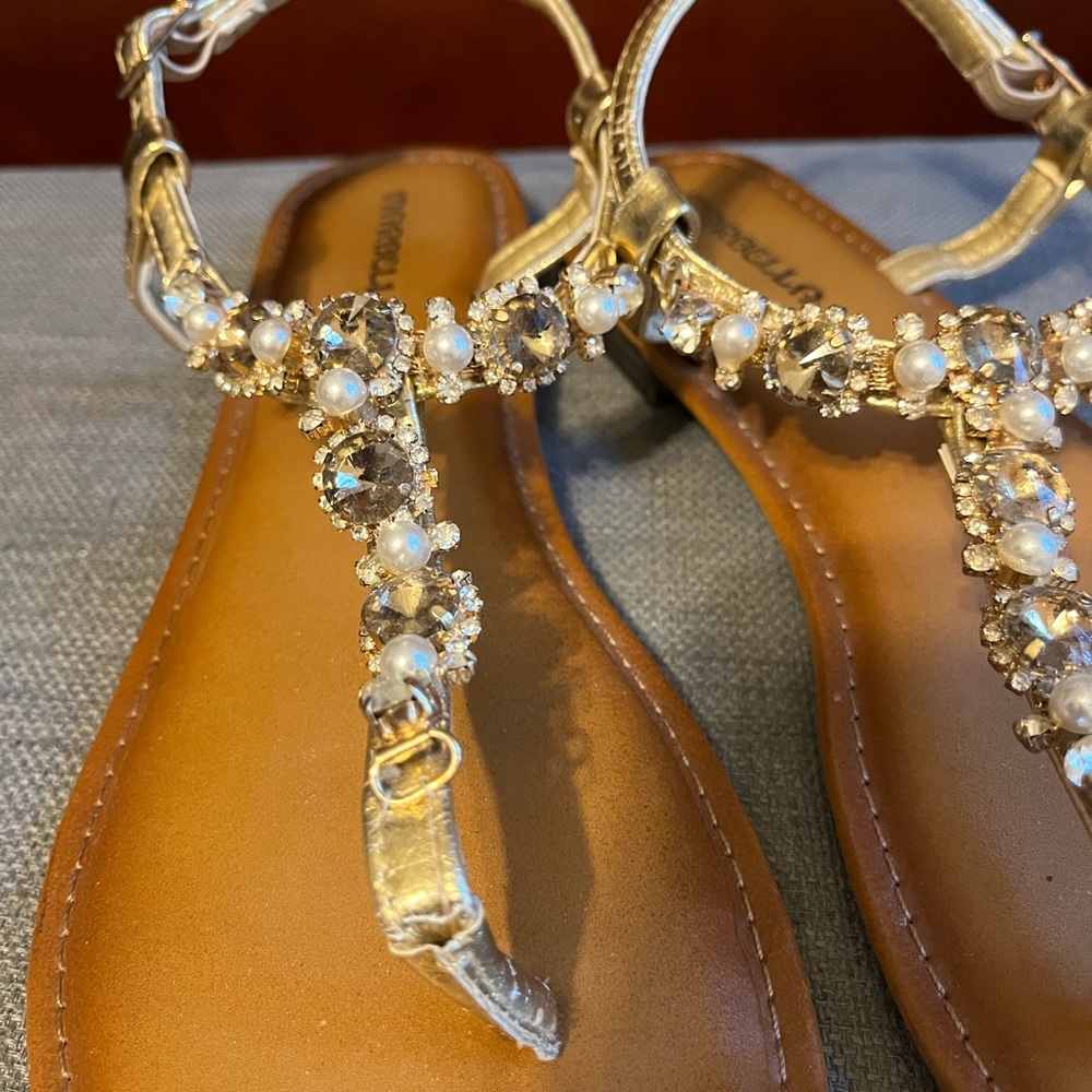 Sz 9 City Lights Bling Sandals Gold Metallic Rhinestone & Pearl Thong - Picture 4 of 13